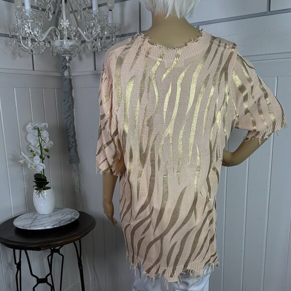 NEW Amoli Zero Effort Zebra Knit Top Chic Frayed Tattered Edges Size M/L - Picture 3 of 7